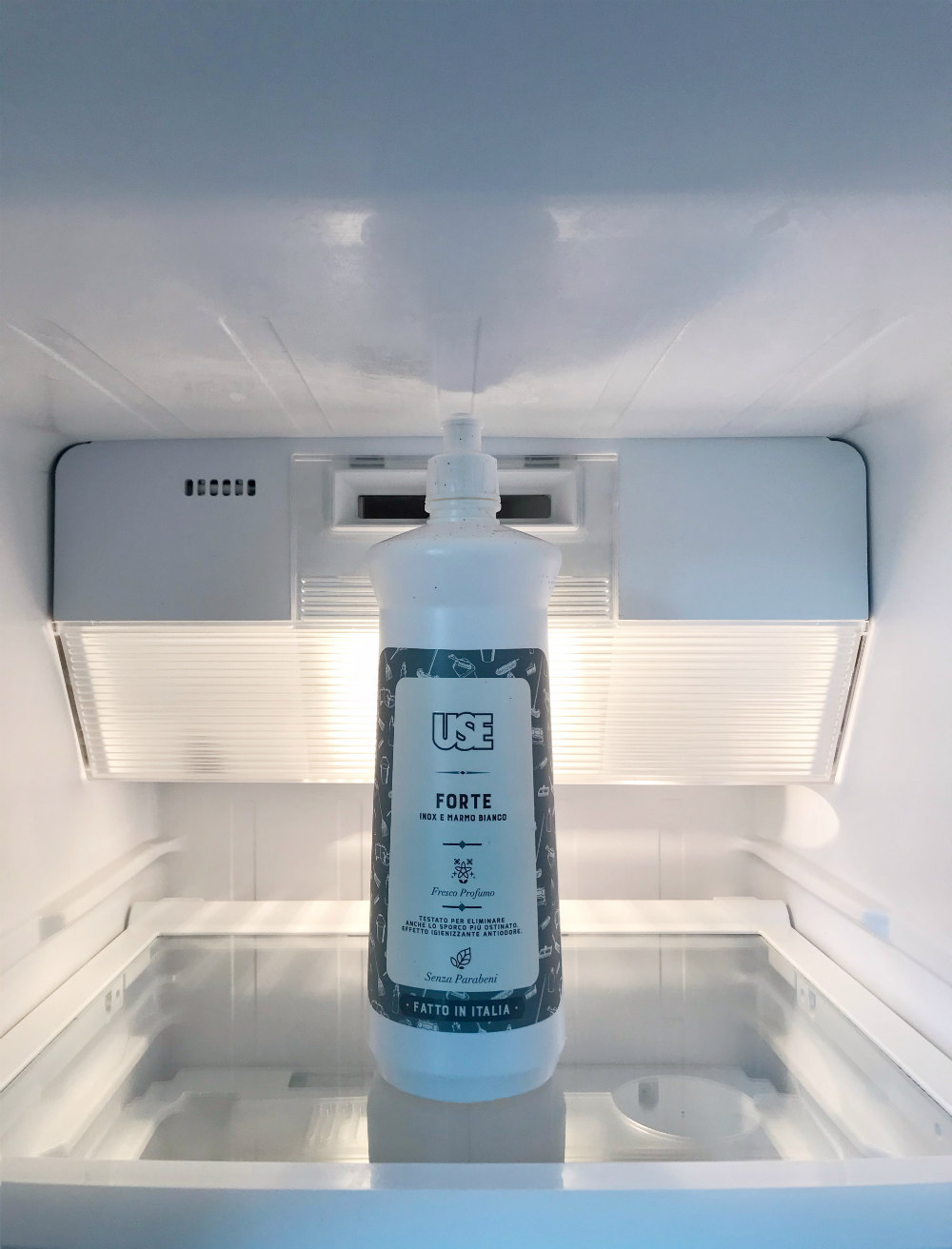 Come pulire il frigorifero perfettamente con un unico prodotto
